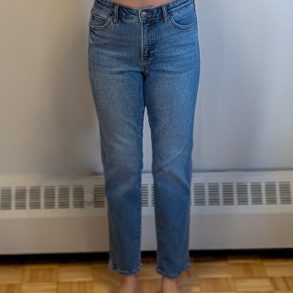 Classic Blue Women’s Jeans - Picture 3 of 8